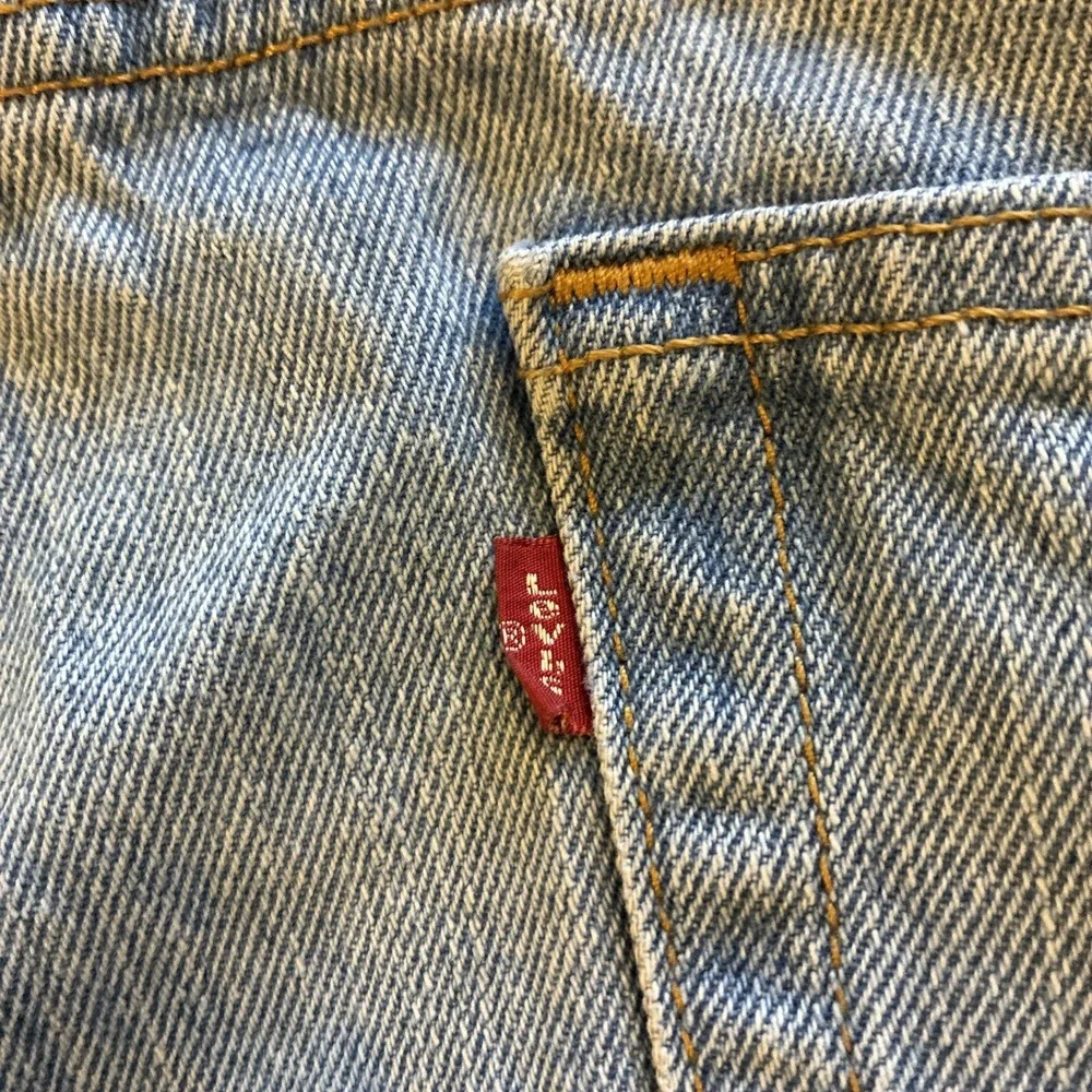 VTG‎ Levi's Mens Jeans 560 36 x 30* Comfort Fit Light Blue Tapered Leg Y2K